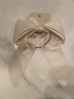 a new day Ivory Bow Hair Clip